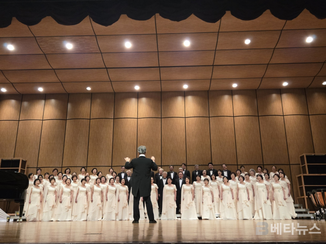 한국백세청춘합창단, '기독음악협회 창립 30주년 기념 찬양제' 참가...“온 세대에 행복 전할 것”